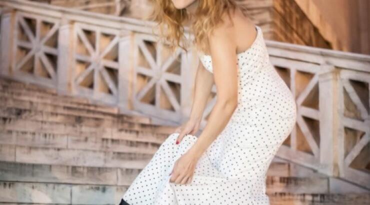 Ποια είναι η Τζίνα Φωτεινοπούλου που θα βρεθεί στη σκηνή των βραβείων Madame Figaro Γυναίκες της Χρονιάς 2015