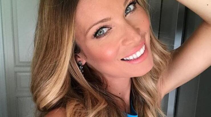 Μαριέττα Χρούσαλά: Θηλάζει το νεογέννητο αγοράκι της και μας δείχνει την υπέροχη θέα του δωματίου της