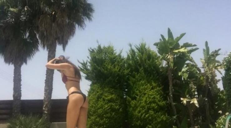 Η επώνυμη Κύπρια με τις τέλειες αναλογίες που αναστατώνει τα social media