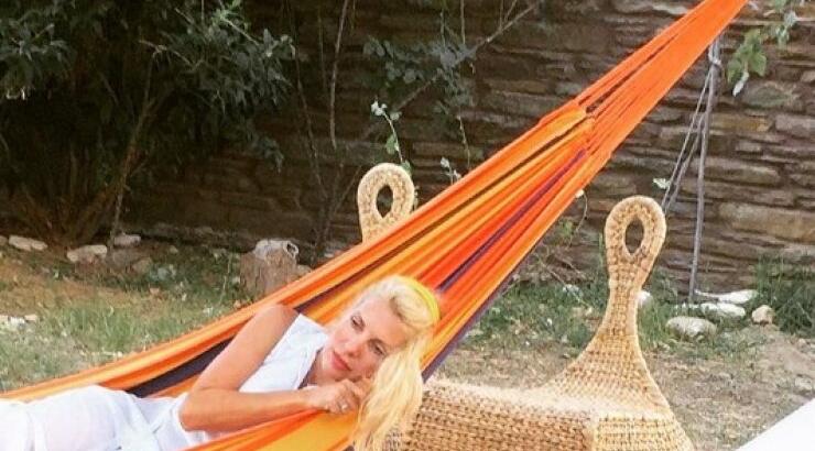 Ελένη Μενεγάκη: Ποιος συνεργάτης της βρίσκεται μαζί της διακοπές στην Άνδρο [εικόνα]