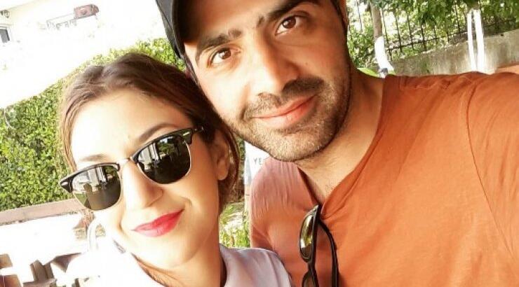 Μιχάλης Σοφοκλέους - Παναγιώτα Ιακώβου: Δείτε το αυτοκίνητο με το οποίο θα φύγει το ζευγάρι από την εκκλησία