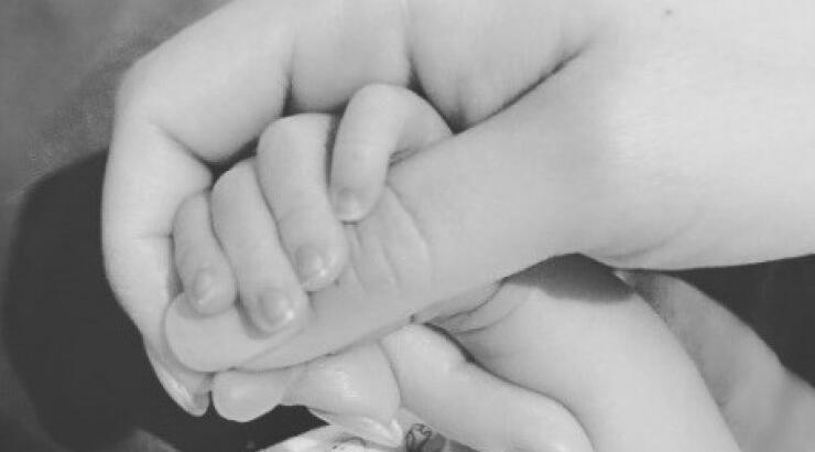 Επώνυμη Ελληνίδα: Έγινε μανούλα!