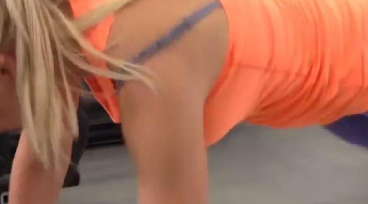 Δείτε Κύπρια socialite να γυμνάζεται σκληρά! [βίντεο]