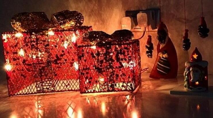 Η φρεσκοχωρισμένη Κύπρια στόλισε χριστουγεννιάτικα το σπίτι με τη μητέρα της