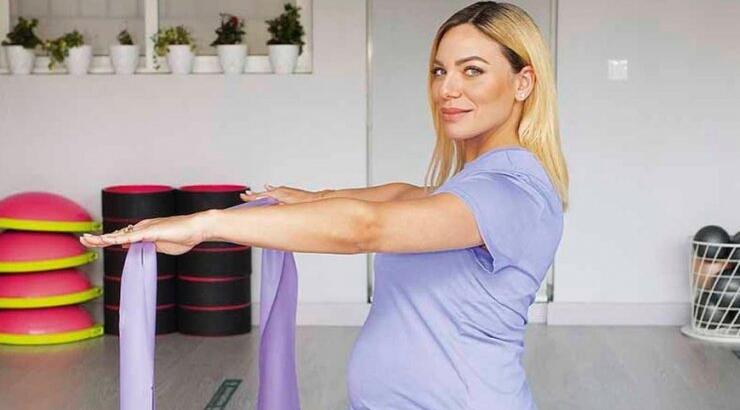 Ιωάννα Μαλέσκου: Aποκάλυψε πόσα κιλά έχει πάρει στον 9ο μήνα της εγκυμοσύνης της