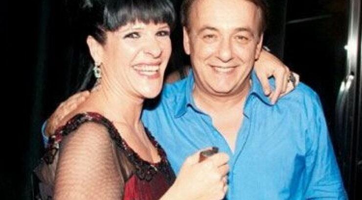 Σοφία Βόσσου: "Ντύθηκα γριά για να παρακολουθήσω τον Μικρούτσικο"