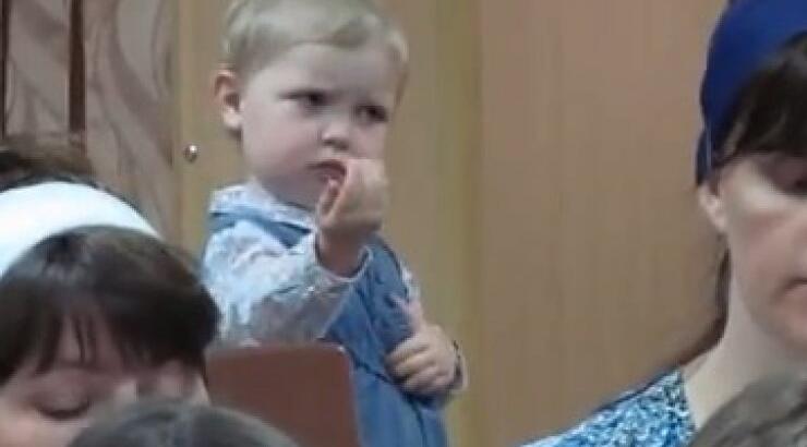 Η μικρή μαέστρος που ξετρελαίνει το διαδίκτυο!