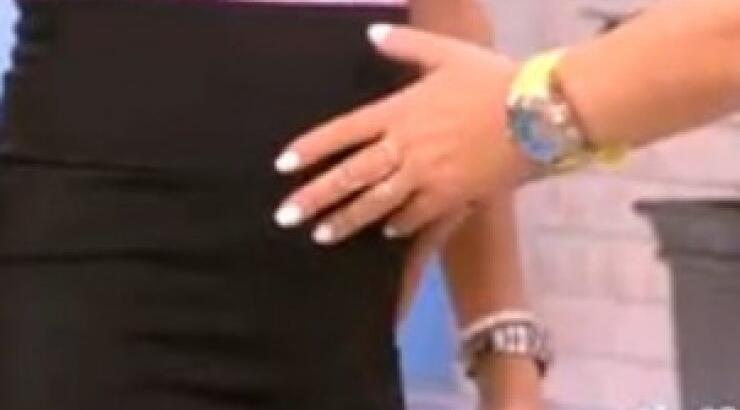 Ξετρελάθηκε η Μενεγάκη με την κοιλίτσα της Κουτσοσταμάτη!