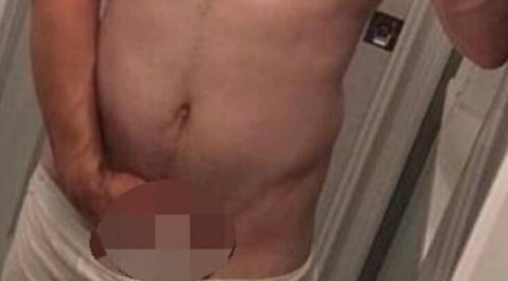 Πανικός στα social media με ηθοποιό, που έβαλε το χέρι του στο εσώρουχό του και έβγαλε φωτογραφία!