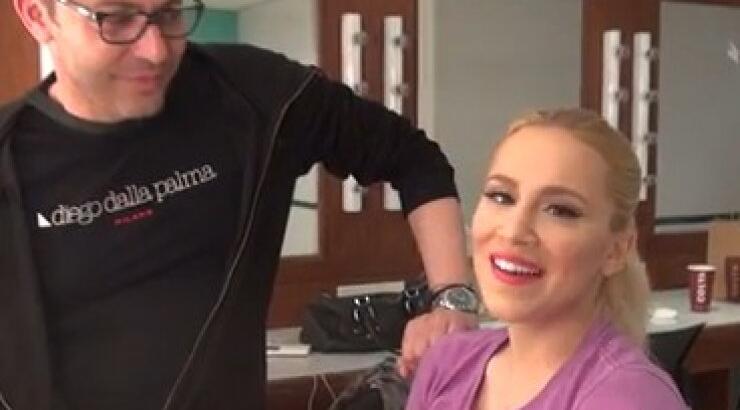 Νάντια Μπουλέ: Σε πυρετώδεις προετοιμασίες η παρουσιάστρια των βραβειών "Madame Figaro Γυναίκες της Χρονιάς 2103" [video]