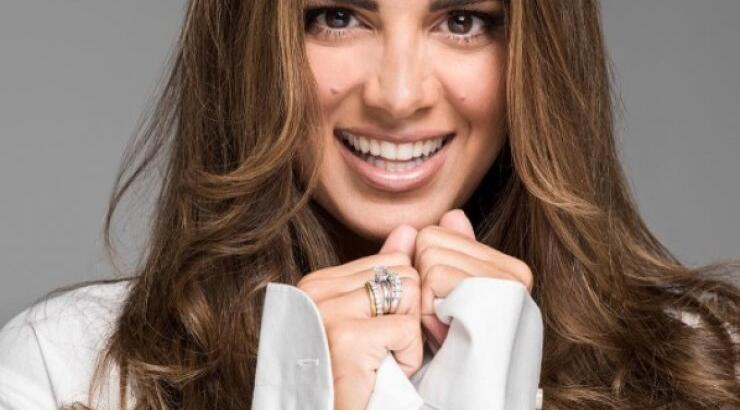 Τα παθιασμένα φιλιά επώνυμου ζευγάριου της ελληνικής showbiz μπροστά από τις κάμερες και σχολιάστηκε από το "Happy Day"