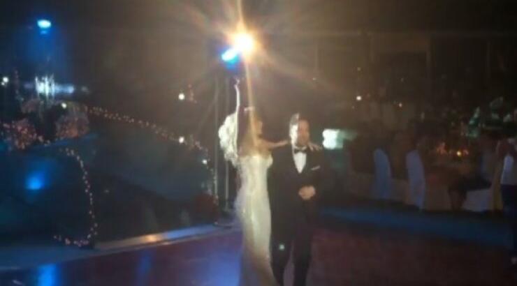 Γάμος Γιαννιά - Παντελιδάκη: Το τραγούδι-έκπληξη της νύφης στον γαμπρό!