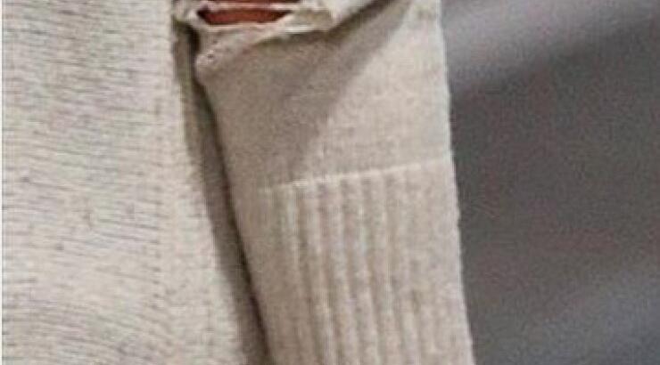 Ποια παρουσιάστρια κυκλοφορεί με σκισμένα ζακέτα;