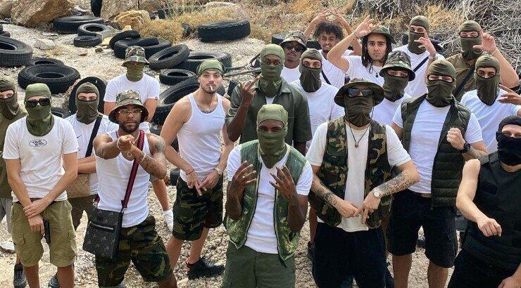 Τραγωδία με Έλληνα τράπερ: Νεκρός στην άσφαλτο - Μάχη για τη ζωή ο συνοδηγός του