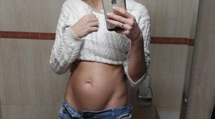 Και όμως η επώνυμη Ελληνίδα είναι στον έκτο μήνα της εγκυμοσύνης της