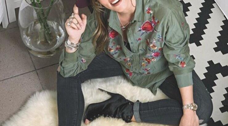 Μπήκαμε στην εντυπωσιακή κουζίνα της Αθηνάς Οικονομάκου