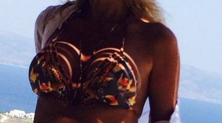 Xριστίνα Παππά: Ποζάρει στις διακοπές της με μπικίνι και δίχως ρετούς!