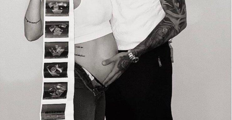 Ποδοσφαιριστής του ΑΠΟΕΛ μόλις έγινε ξανά μπαμπάς: Οι εικόνες στο μαιευτήριο