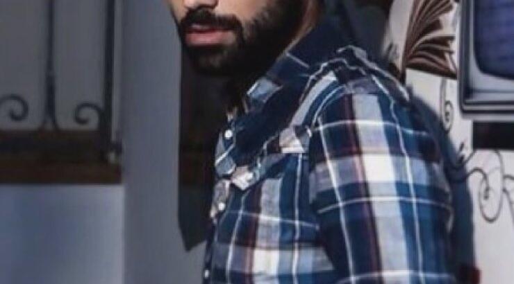 Ανδρέας Γεωργίου: Δείτε τον να φοράει τα νέα t-shirts της Έφης Παπαϊωάννου