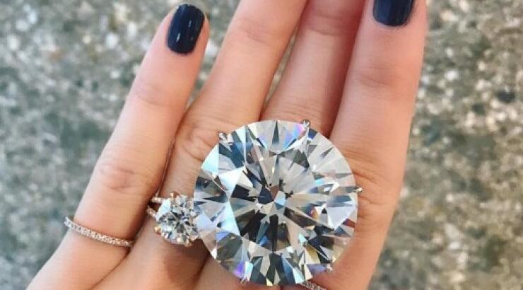 Και όμως είναι αληθινό και είναι στο χέρι επώνυμης Ελληνίδας