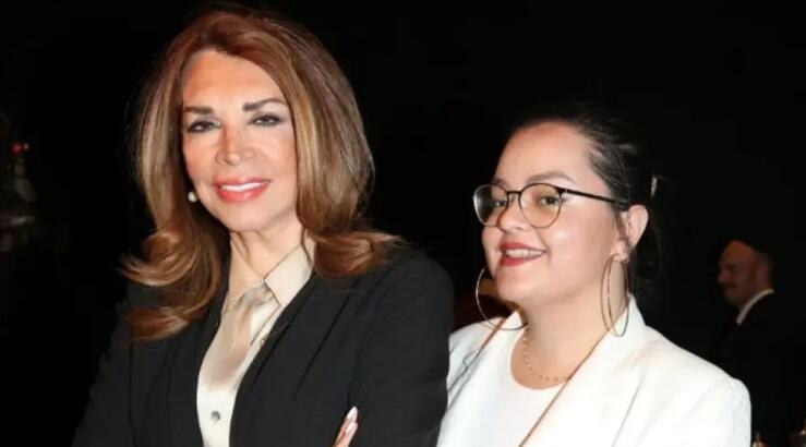 Mιμή Ντενίση: Η μεγάλη έκπληξη που της έκανε η κόρη της και τη συγκίνησε [εικόνα]