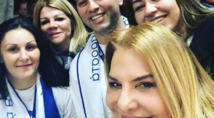 Το λεωφορείο με επώνυμους Κύπριους που ξεκίνησε από τη Λεμεσό για το στάδιο Ελευθερία για την ανακήρυξη του προέδρου Αναστασιάδη