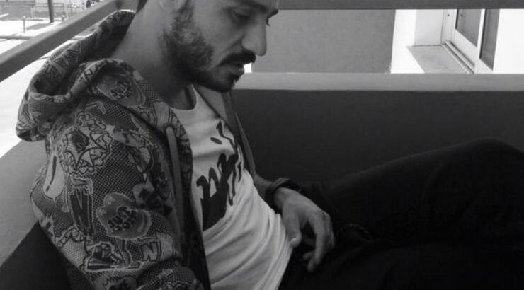 Στάθης Αλωνεύτης: H φωτογραφία που τον δείχνει γυμνό στην μπανιέρα