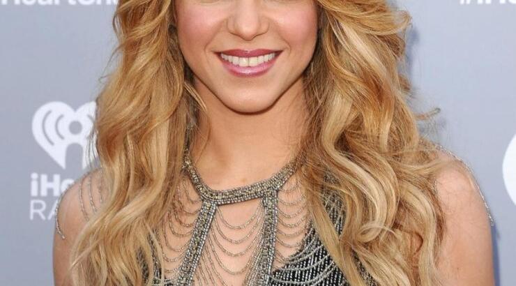 Η Shakira ημίγυμνη στο εξώφυλλο του άλμπουμ της [εικόνα]