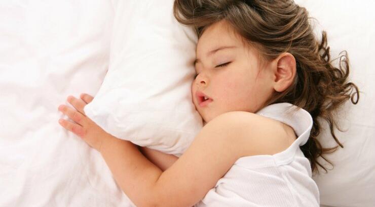 Οστρακιά στα παιδιά: Συμπτώματα, επιπλοκές, θεραπεία και συμβουλές σε γονείς