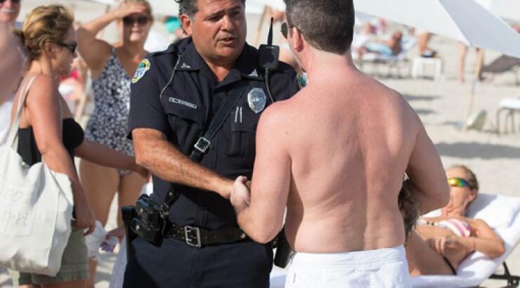 Τι πρόβλημα έχει διάσημος κριτής με την αστυνομία; [φωτογραφίες]