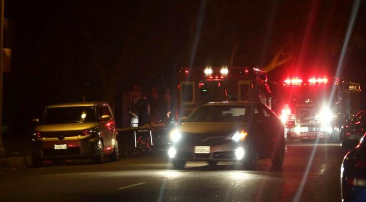 Ασθενοφόρα έξω από την έπαυλη διάσημου!