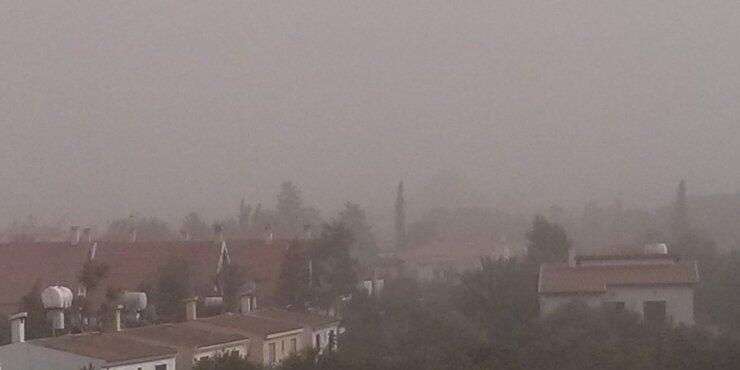 «Πνίγεται» στη σκόνη η Κύπρος
