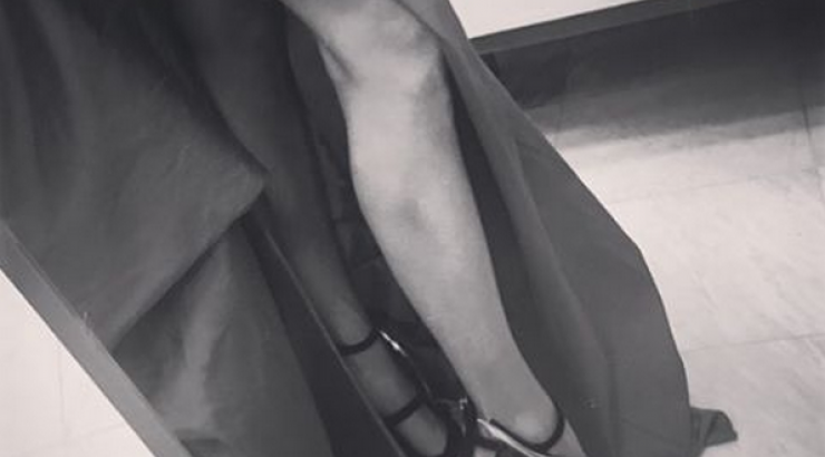 Ελληνίδα παρουσιάστρια “κολάζει” το instagram με τα καλλίγραμμα πόδια της!