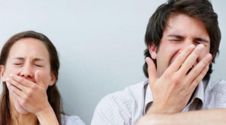 Επιβεβαιώθηκε: είμαστε πιο γκρινιάρες το πρωί από τους άντρες!