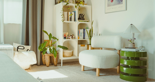 Ο τρόπος να κάνετε ένα μικρό σαλόνι να φαίνεται μεγαλύτερο, είναι πολύ πιο απλός απ’ ό,τι νομίζετε!