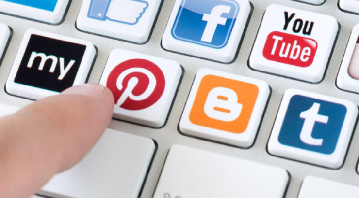 Γιατί τα πανεπιστήμια θα έπρεπε να διδάσκουν τη διαχείριση της διαδικτυακής εικόνας