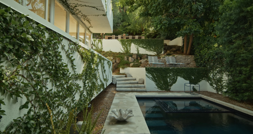 Μέσα σε ένα από τα τελευταία σωζόμενα σπίτια του Raphael Soriano, που χτίστηκαν το 1940 στο Λος Άντζελες