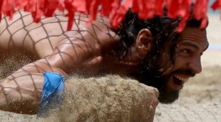 Η πιο απρόσμενη αποκάλυψη! Δεν θα πιστεύετε ποιος είναι ξάδελφος με τον Γιάννη Σπαλιάρα!