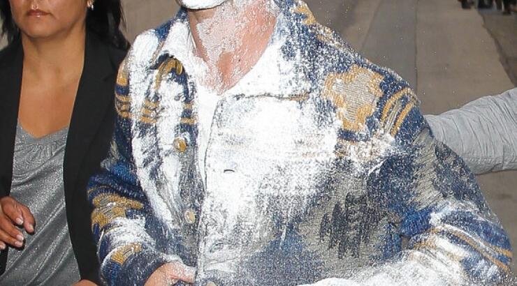 Η επίθεση που δέχτηκε ο Adam Levine στη μέση του δρόμου [εικόνες]