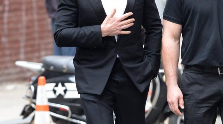 Ο Hugh Jackman μετατρέπεται σε πράκτωρ 007! [εικόνες]