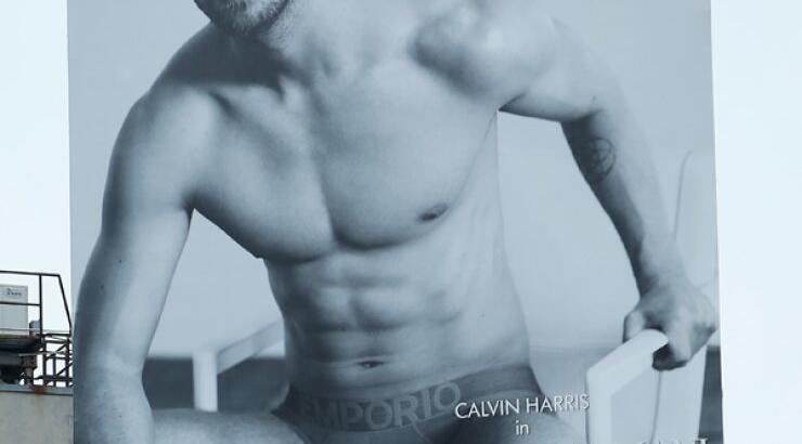 Το αγόρι της Taylor Swift είναι σέξυ και αυτό φαίνεται [εικόνες]