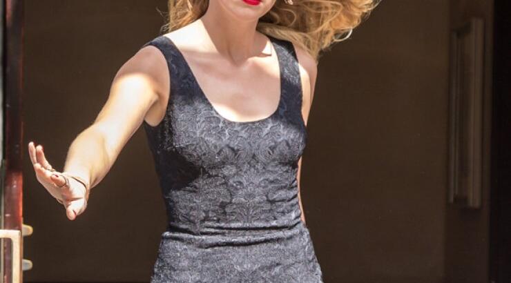 Η σύντροφος του Johnny Depp είναι σούπερ σέξυ [εικόνες]