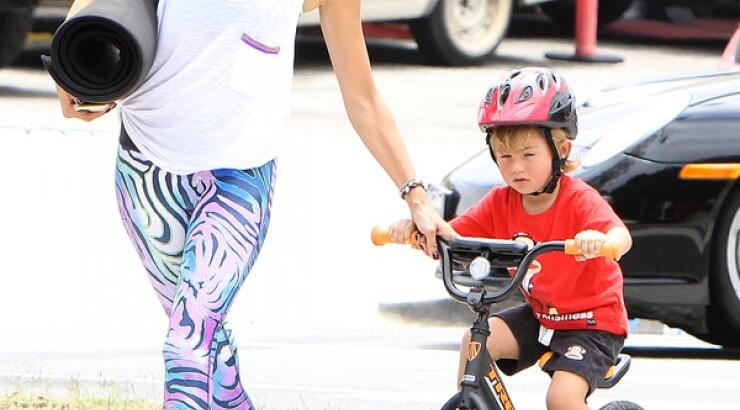 Alessandra Ambrosio: Μαμά 24 ώρες το 24ωρο [εικόνες]