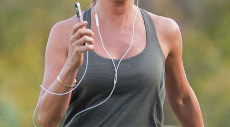 Δείτε πως περνάει τα διαλείμματά της στη δουλειά η Jennifer Aniston [εικόνες]