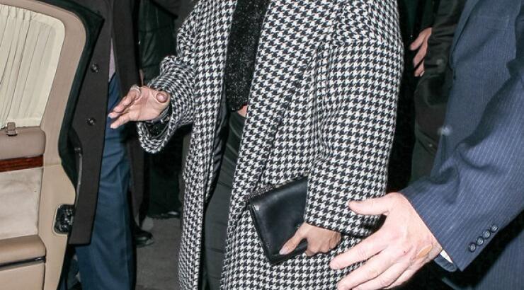 Η Jennifer Lopez μας βάζει γυαλιά με τα...γυαλιά της [εικόνες]