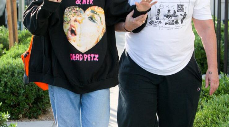 Miley Cyrus: Με ποιο ευφάνταστο τρόπο διαφήμισε το νέο της άλμπουμ; [εικόνες]