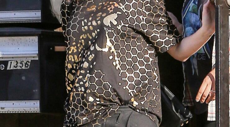 Οι πρώτες φωτογραφίες της εγκυμονούσας Anne Hathaway 