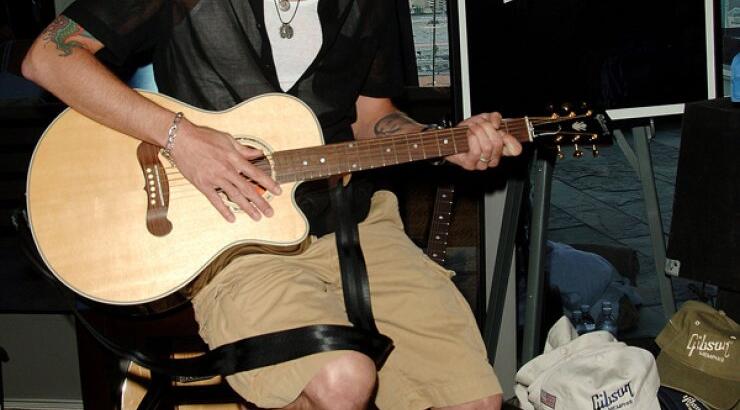 Γνωστός τραγουδιστής άφησε την τελευταία του πνοή μέσα σε λεωφορείο [εικόνες]