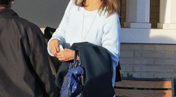 Jessica Alba: Το χριστουγεννιάτικο shopping της [εικόνες]