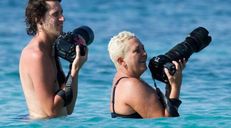 Δείτε τι τραβάνε οι paparazzi για να βγάλουν μια φωτογραφία [εικόνα]